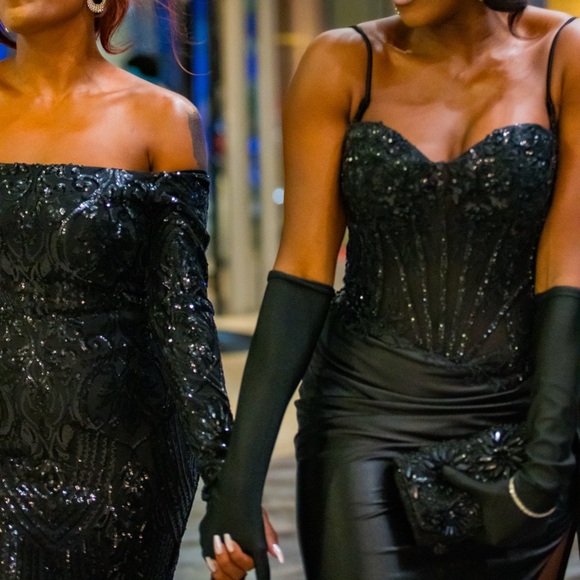 Stunningg spaghetti strap sweetheart neckline mesh corset gown - Picture 6 of 7